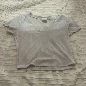 white cropped tshirt